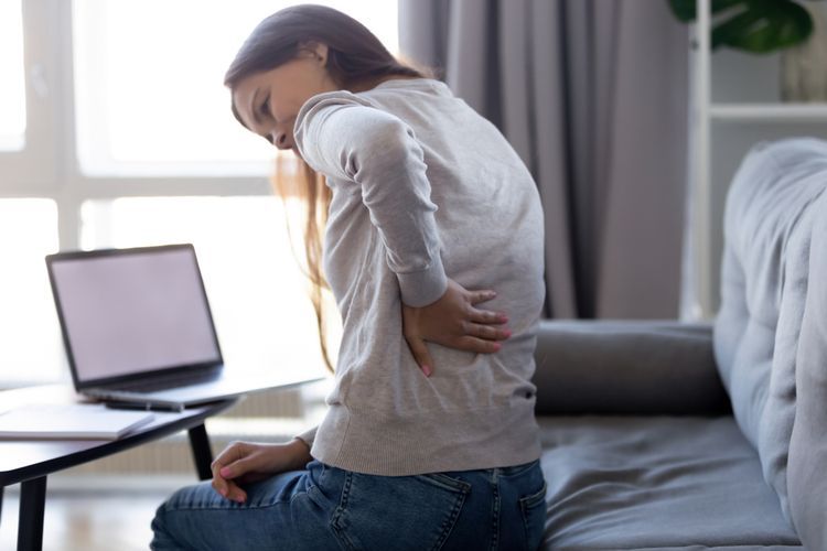 Cara Mencegah Sakit Punggung Saat Bekerja Di Kantor