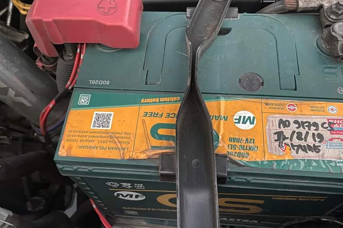 Apa Saja Tanda-Tanda Aki Mobil Lemah