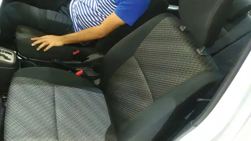 Ternyata Begini Cara Membersihkan Jok Mobil yang Berjamur! - Autopedia Cara Membersihkan Jok Mobil Yang Kotor